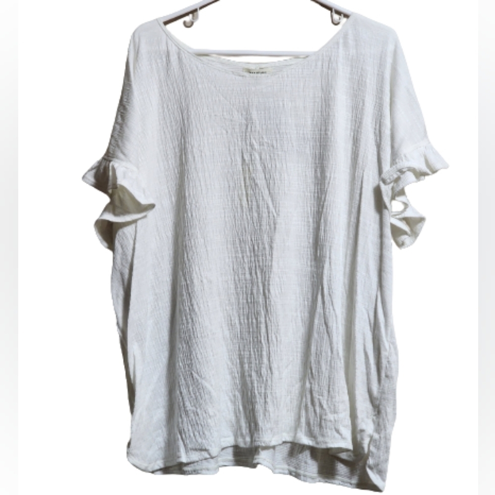 Max studio White short sleeve ruffle blouse  top size 3X